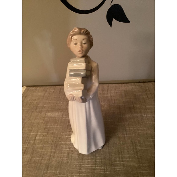 Lladro Naomi figurine